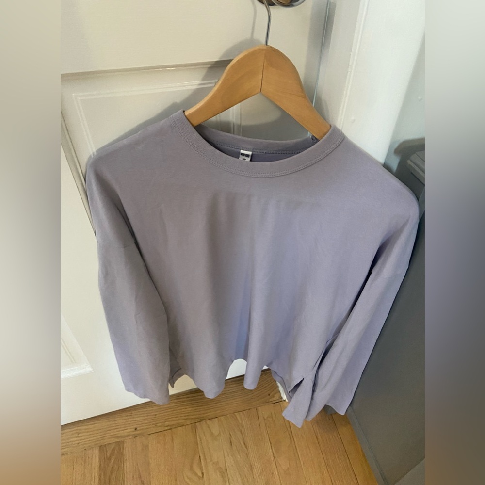 UNIQLO Long Sleeve Top Tee Gray Lavender L Large 20.5 pit to pit Excellent
